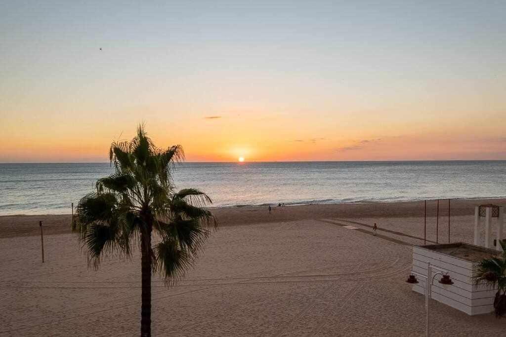 Preciado Con Vistas Frontales Al Mar Apartamento